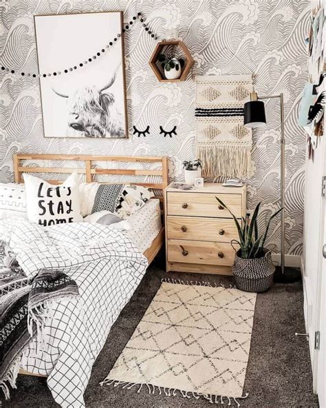 Cute Bedroom Ideas With Wallpaper - Soul & Lane