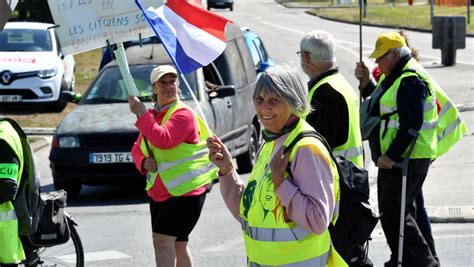 Acte Xx Environ Gilets Jaunes Ont D Fil Agen Petitbleu Fr