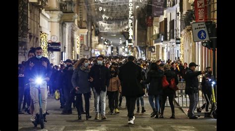 Italia Zona Rossa O Arancione A Natale Lipotesi Del Governo