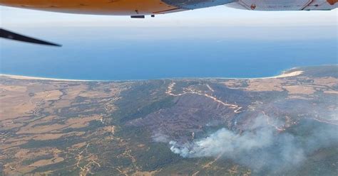 Evolución favorable del incendio de Tarifa Cádiz con zonas calientes