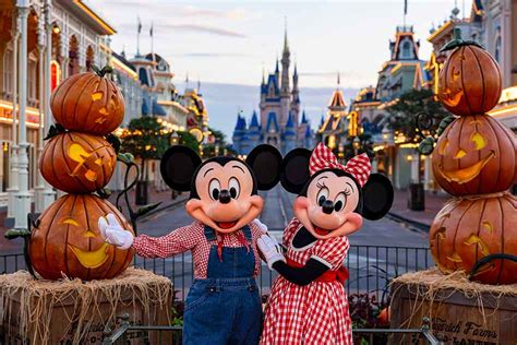 Festive Fall Decor Arrives in Magic Kingdom Park at Walt Disney World