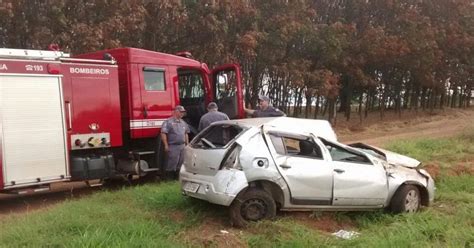 G Motorista Perde Controle E Capota Ve Culo Em Rodovia De