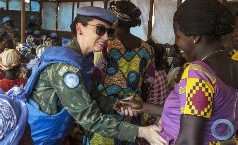 Defesa da igualdade de gênero dá prêmio da ONU a brasileira Boas Novas