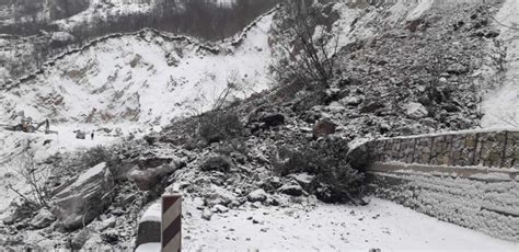 Veliki odron između Brodareva i Gostuna u Crnu Goru samo preko Jabuke