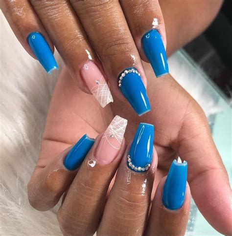 Unhas decoradas em azul 60 inspirações e tutorias para explorar o tom