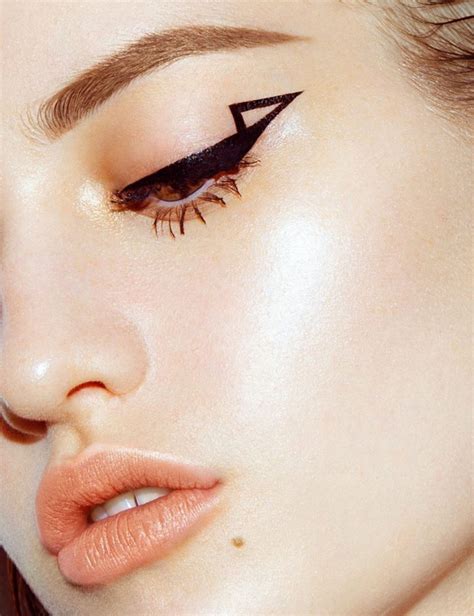 Banish Basic 15 Interesting New Ways To Style Your Eyeliner