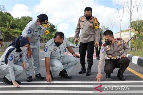 Kakorlantas Polri Cek Sirkuit Mandalika Jelang Ajang MotoGP ANTARA News