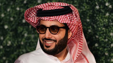 تركي آل الشيخ يكشف النقاب عن مسلسل محمد عبده ما تفاصيله الأولية؟ فوشيا