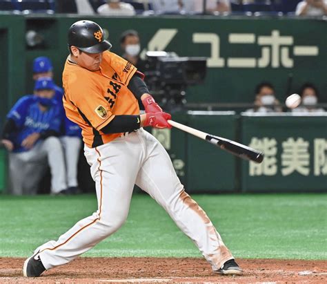 【巨人】9回2点差から劇的サヨナラ勝ち！左犠飛で決めた岡本和真は浅い飛球で激走の八百板に感謝：中日スポーツ・東京中日スポーツ