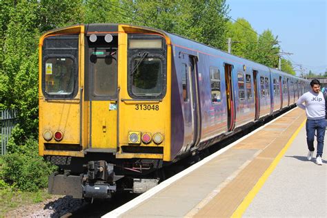 313048 Great Northern Class 313 313048 Sits At Hatfield Wi Flickr