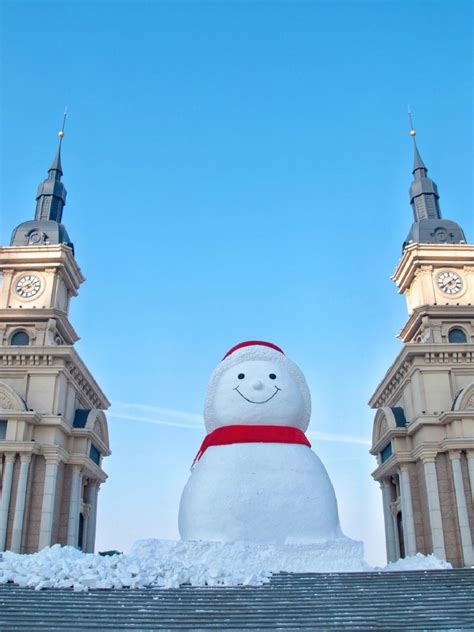 哈尔滨2022年巨型雪人高清图哈尔滨巨型雪人高清组图三千图片网