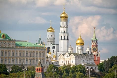 Premium Photo | Moscow kremlin wall