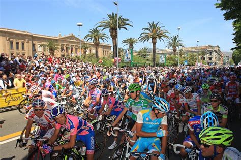 Giro D Italia Gli Organizzatori In Sopralluogo A Messina Pino