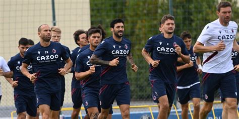 Bologna Ripresa A Casteldebole Differenziato Per Quattro Calciatori