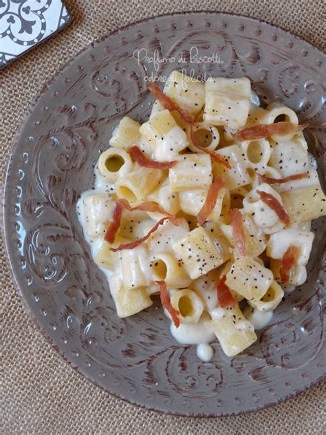 Pasta Alla Crema Di Parmigiano Profumo Di Biscotti Odore Di Felicit