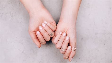 Uñas Naturales Y Elegantes En Qué Consiste La Manicura Que Es Furor