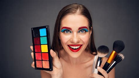 'Fake-Makeup' trend linked to ugly health risks