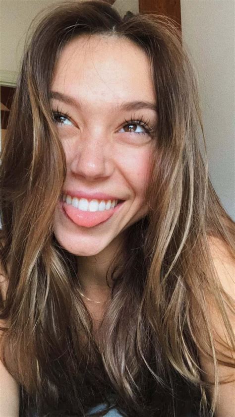 Alexis Ren Brunette Beauty Alexis Ren Beauty