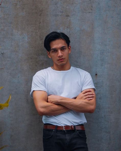 10 Potret Gagah Jefri Nichol Ini Bikin Gagal Fokus Pacarable Banget