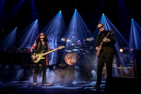 Black Country Communion Eventim Apollo London Echoes And Dust