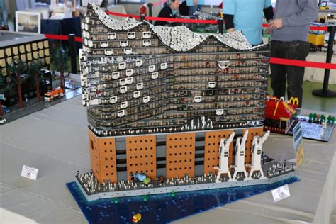 Lego Elbphilharmonie Ein Glanzlicht In Hamburg Zusammengebaut