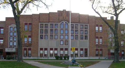 Detroit High Schools Filedenby High School Detroit Mi Facade