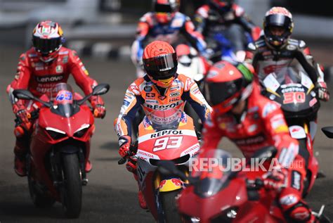 Presiden Jokowi Lepas Parade Pembalap MotoGP 1 Republika Online