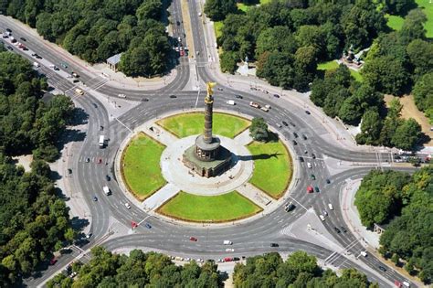 Berlin Von Oben Siegess Ule Mit Blick Auf Den Kreisverkehr An Der