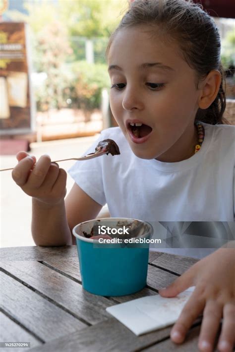 Kids Eating Icecream Stock Photo - Download Image Now - Child, Ice ...