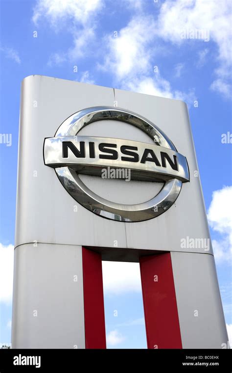 Nissan Japanese Car manufacturer logo Stock Photo - Alamy