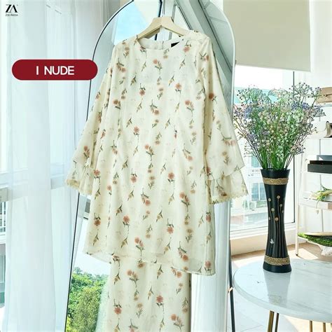 Zoe Arissa Kamalia L Nude M Women S Fashion Muslimah Fashion Baju Kurung Sets On Carousell