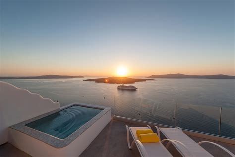 Hotels on Santorini