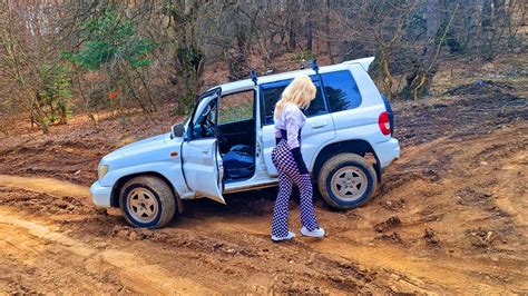 Driving Jeep In Mud Car Get Stuck Lady Pedalpumping Part Youtube