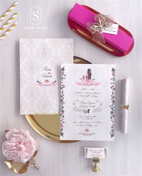 Invitación Pergamino Mariposa en caja Deslizante Fuccia Studio Invites