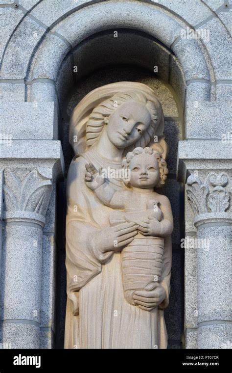 Mother Mary and Jesus Stock Photo - Alamy