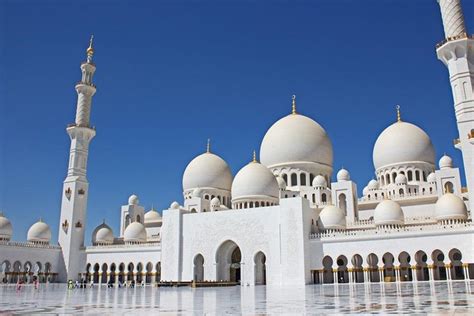 Abu Dhabi Tour: Sheik Zayed Mosque, Emirates Palace, Marina Mall: Triphobo