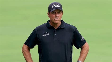 Its Phil Not Your Tv Pausing When He Putts Nbc Sports