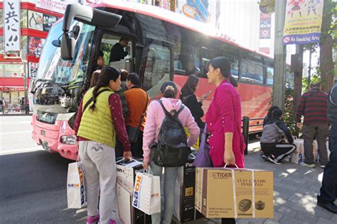 國旅團三劑令解除 持快篩陰性證明即可 大紀元