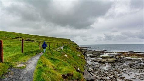 Doolin Cliff Walk: Parking, Trail, Bus (2024 Guide)