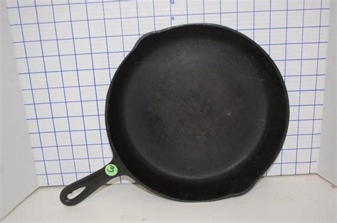 11" Cast Iron Skillet | Live and Online Auctions on HiBid.com