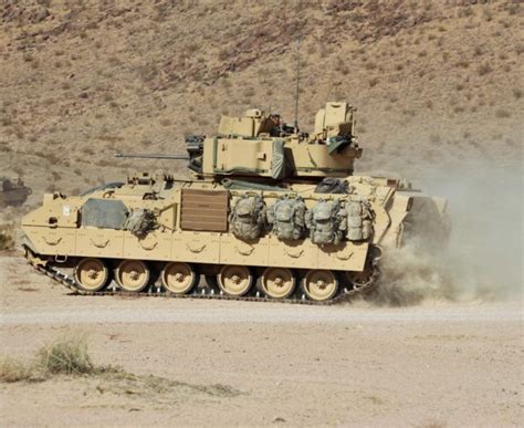 M2m3 Bradley Fighting Vehicle 53 Pics