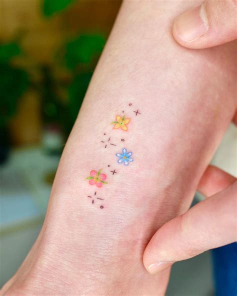 Share 77 Tiny Flower Tattoos In Coedo Vn