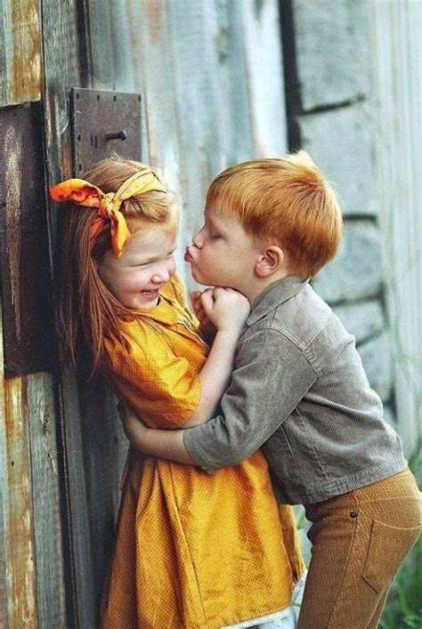 Pin By Susan Jones On Niños Cute Baby Couple Kids Kiss Beautiful