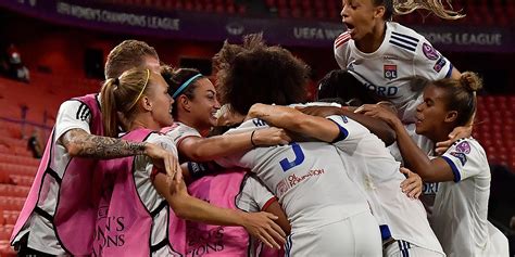 Ligue Des Champions Féminine Lyon élimine Paris 1 0 Et Se Qualifie En