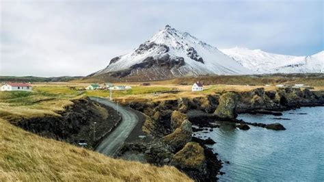 11 Iceland Ring Road Hotels to Book in 2025 - Veggies Abroad