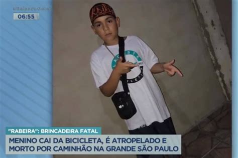 Menino de 12 anos morre após se apoiar em caminhão cair da bicicleta e