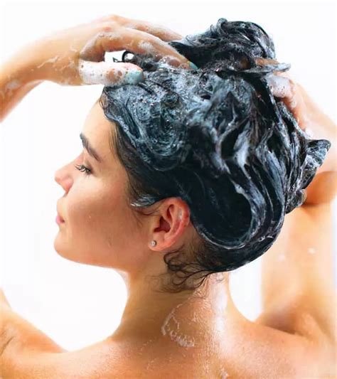 11 Best Shampoos For Eczema As Per A Cosmetologist 2025