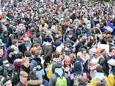 Paris La Marche pour la vie a rassemblé des milliers de personnes