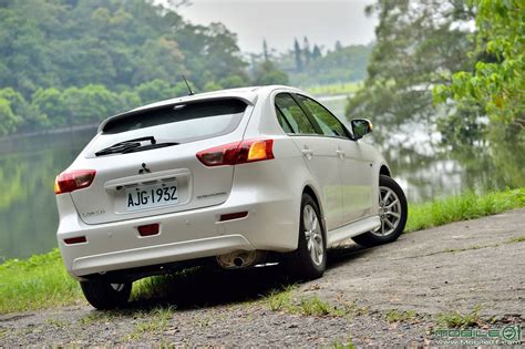 2014 Mitsubishi Lancer Sportback Es 4dr Hatchback 20l Cvt Auto