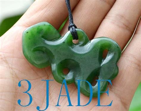 Natural Green Nephrite Jade Maori Hei Tiki Pendant Pounamu Greenstone